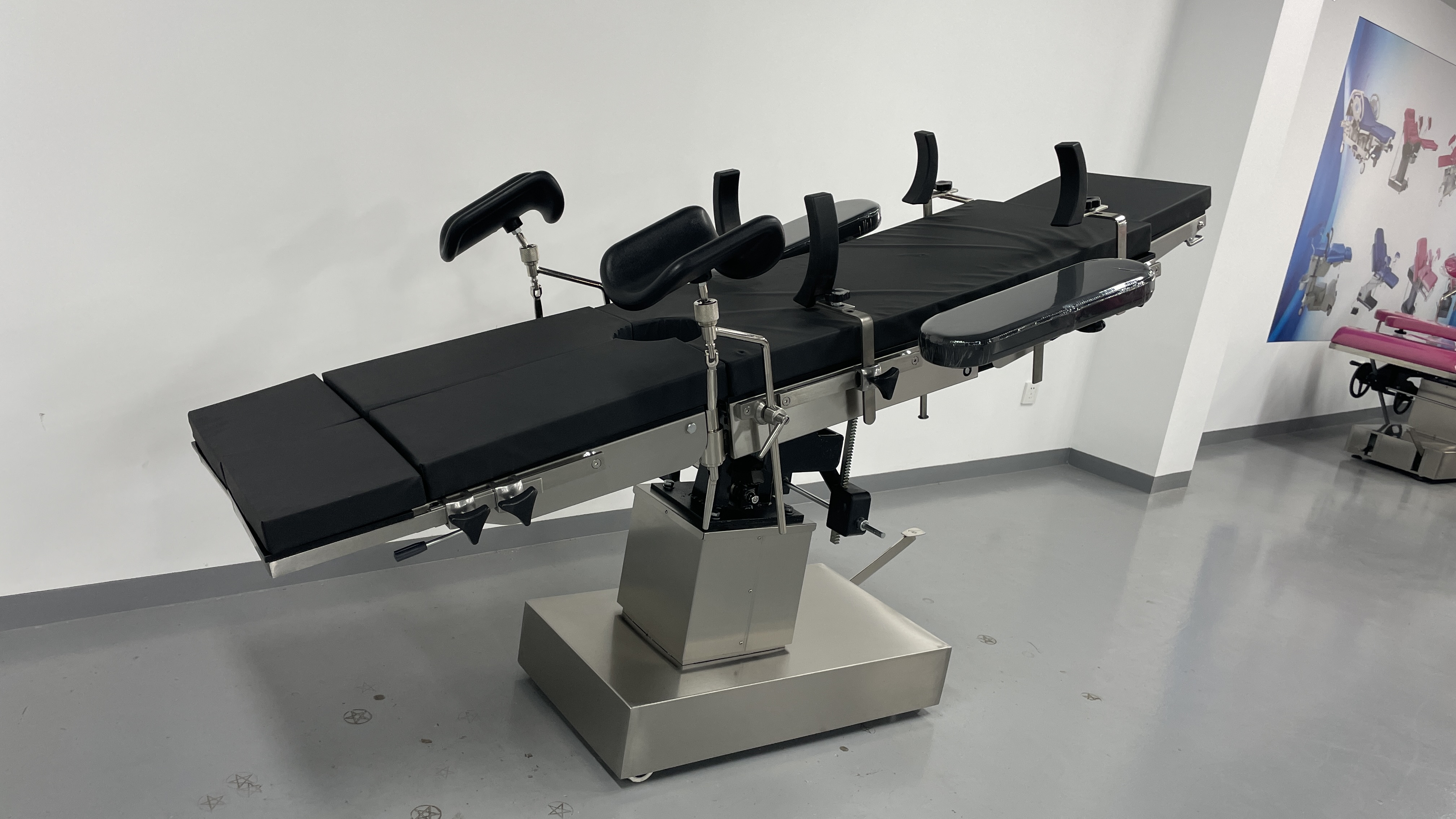 High End Universal Orthopedic Manual OT Table C-ARM X-RAY Radiolucent Operation Table အိပ်ယာလက်စွဲ Hydraulic Operating Table