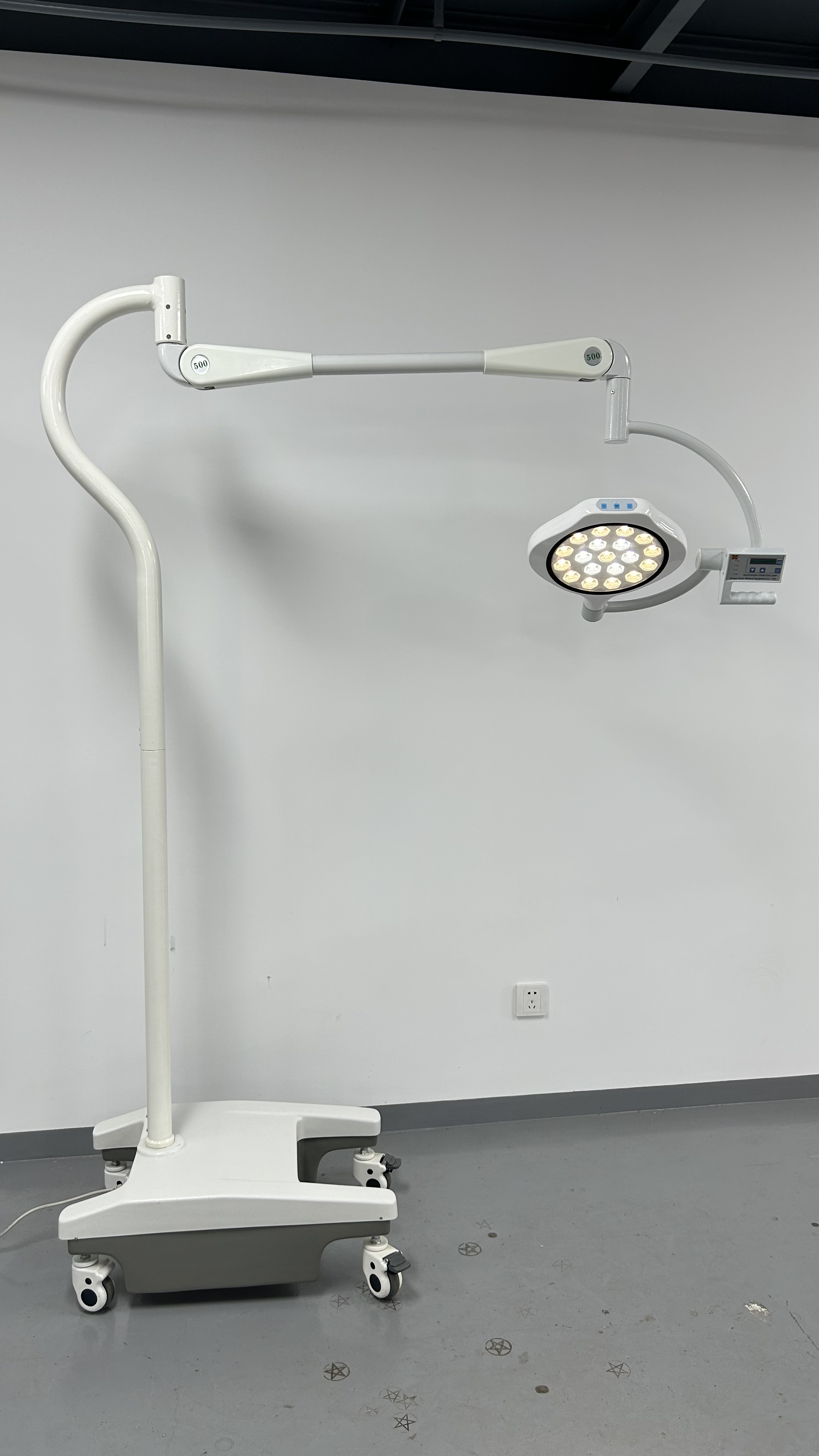 Mobile Portable Exam Light Stand သေးငယ်သော Mobile LED Examination မီးအိမ်