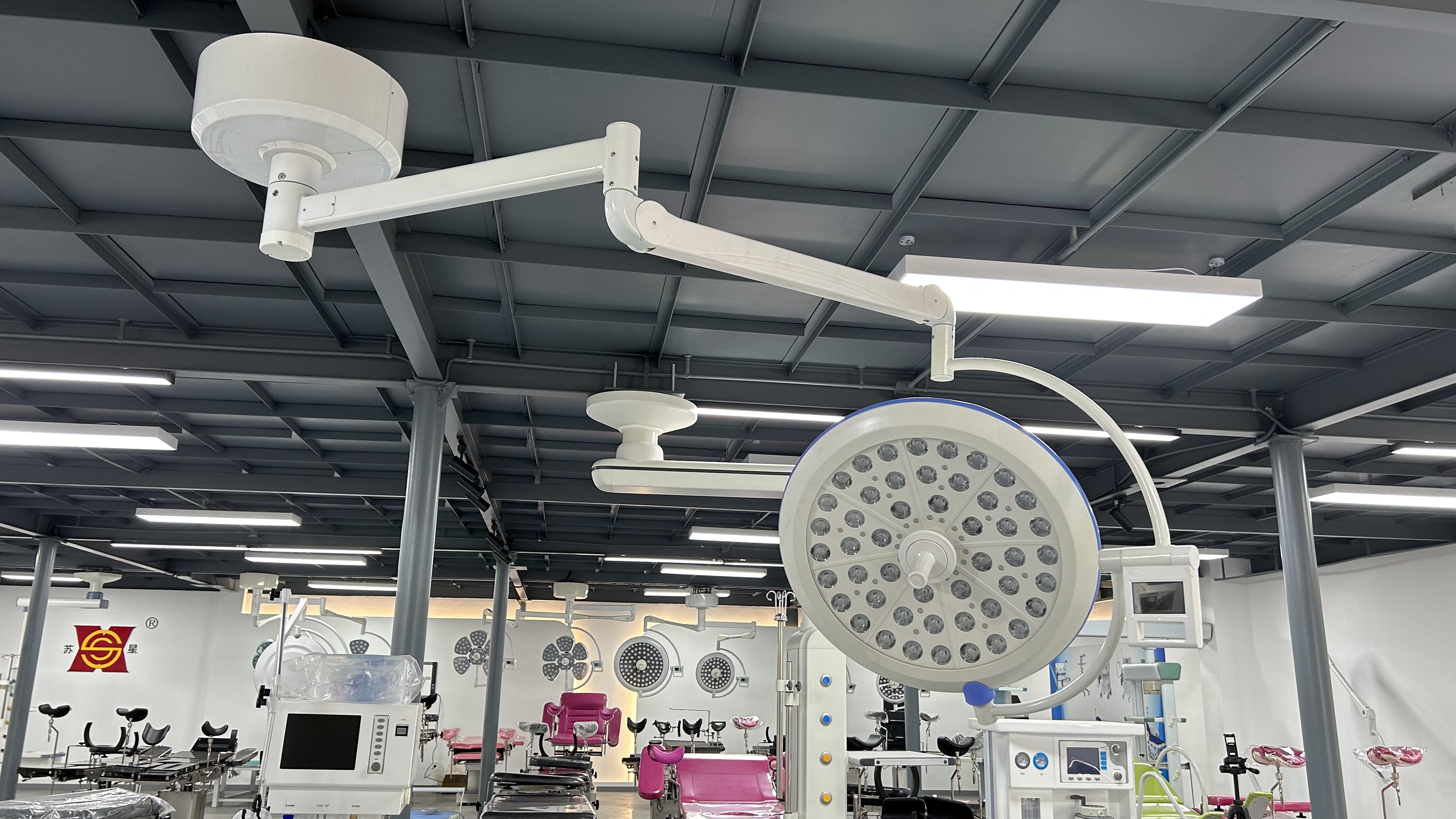  700 Ceiling Led Operating Light Coloful Led မီးသီး ခွဲစိတ်ခန်း မီးအိမ်