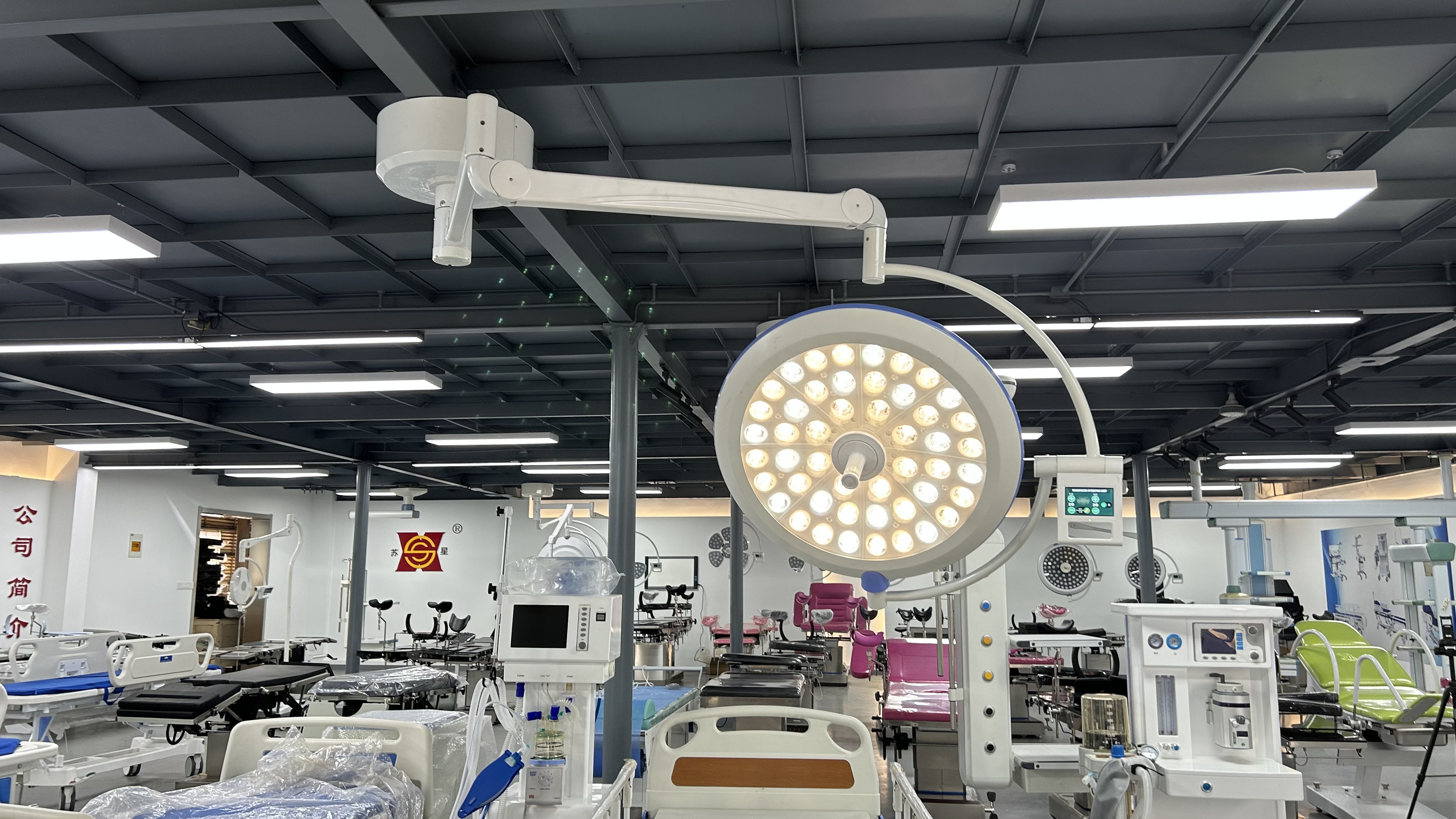  700 Ceiling Led Operating Light Coloful Led မီးသီး ခွဲစိတ်ခန်း မီးအိမ်